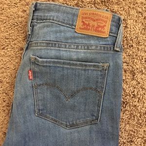 Levi’s high-waisted 721 Skinny Jeans